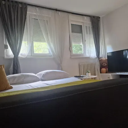 Iskra Apartment *